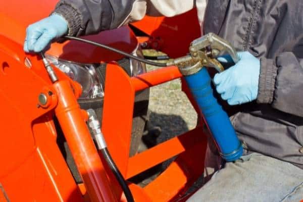 How to Load Any Grease Gun - Tools Navigator